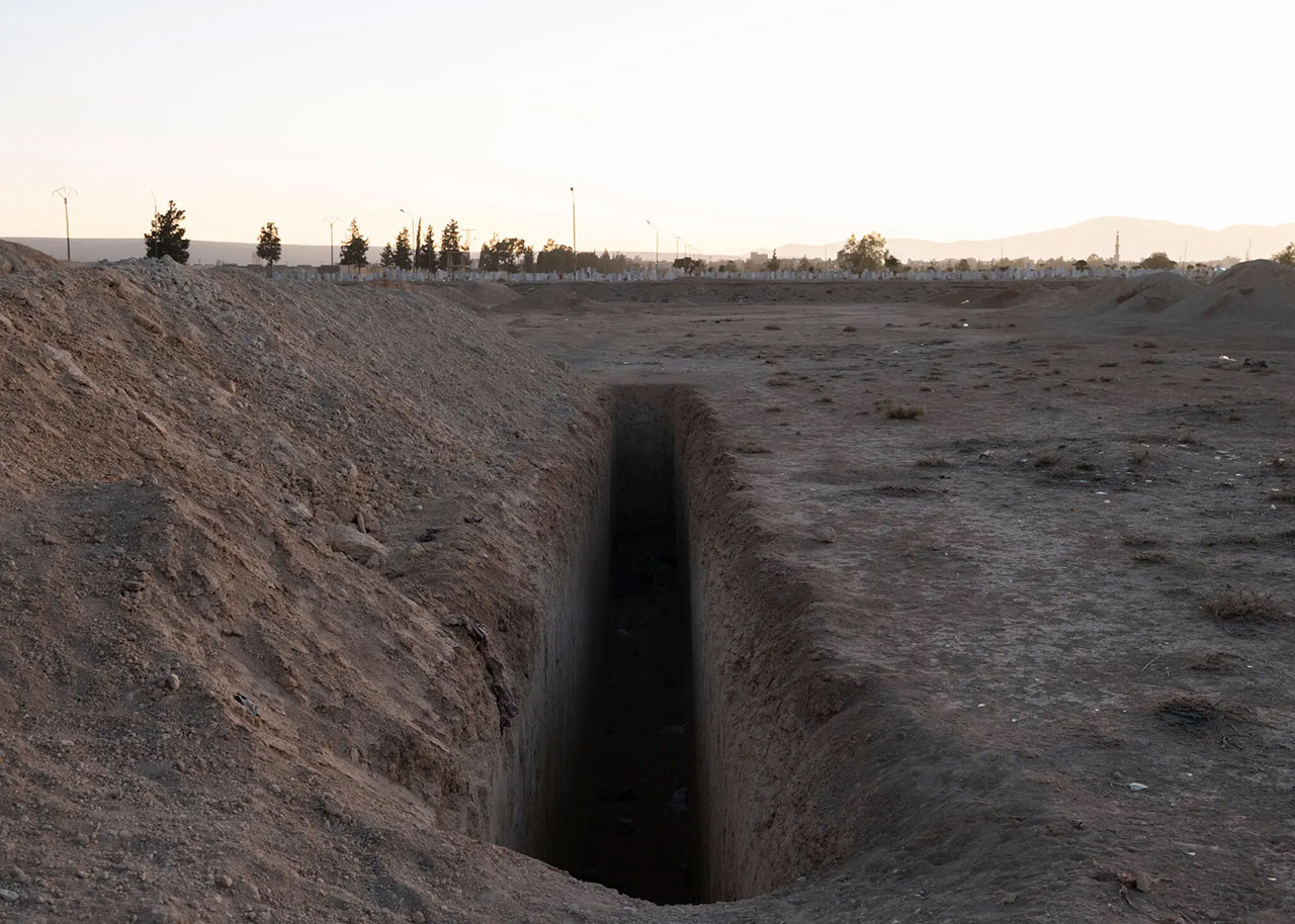 New Syrian Authorities Slow Exhumation of War Mass Graves, Leave Thousands of Families Searching